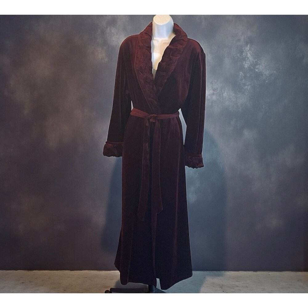 Delicates Women Velour Wrap Robe Size Med Burgundy Basketweave Collar